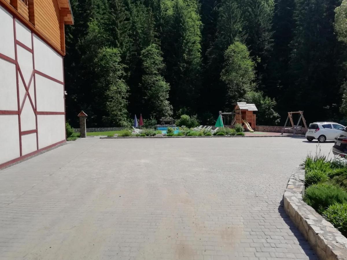 Cheremosh Yablunytsia Buitenkant foto